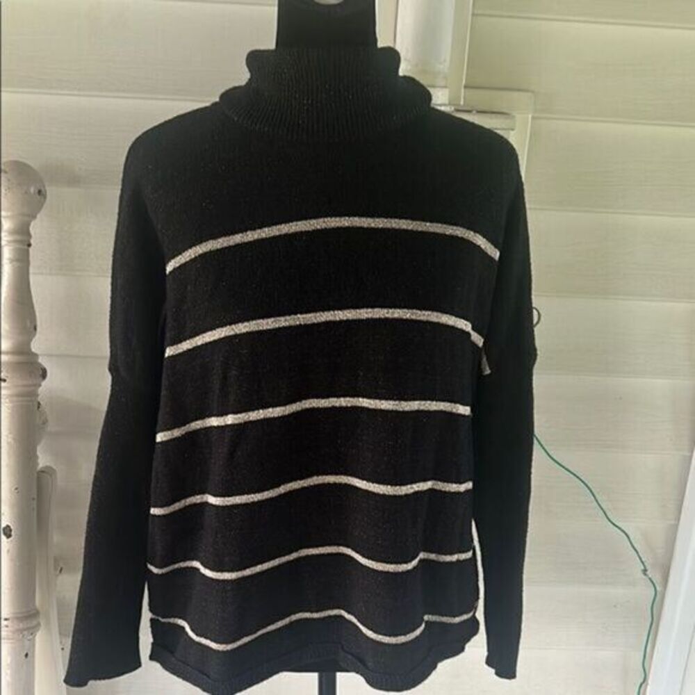 Cupcakes & Cashmere Black and White Turtleneck Sweater   E